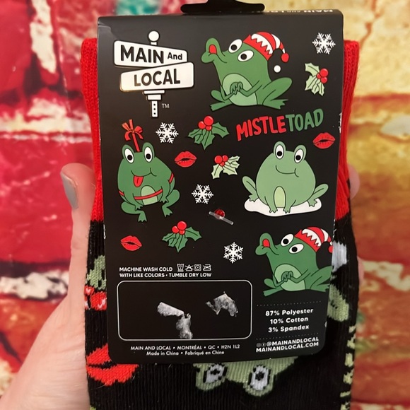 Under the Mistletoad Socks - Picture 2 of 3